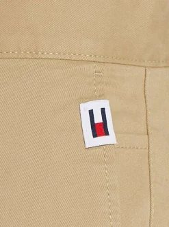Short chino en coton biologique sable uni avec une coupe droite