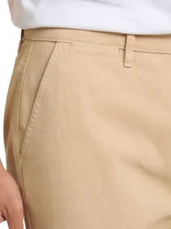 Short chino en coton écru uni avec une coupe droite et des passants