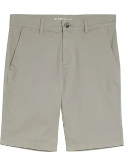 Short Chino en coton kaki avec une coupe ajustée et une taille intermédiaire