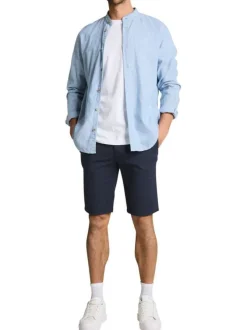 Short Chino en coton marine avec une coupe ajustée et une ceinture