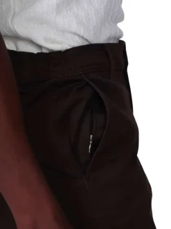 Short chino en coton marron uni avec des poches passepoilées à l’arrière