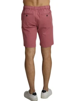 Short chino en coton rose à coupe droite pourvu de multiples poches