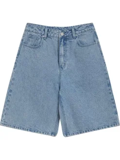Short chino en coton stone uni pourvu d'une coupe large et de multiples poches
