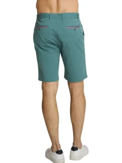 Short chino en coton vert à coupe droite pourvu de multiples poches