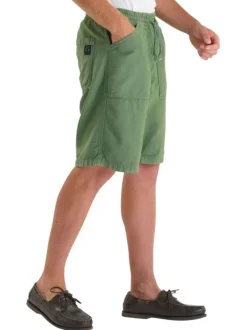 Short chino en coton vert uni avec une coupe droite et une taille élastiquée