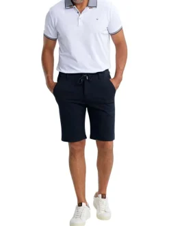 Short chino marine uni pourvu d'une coupe droite et de multiples poches
