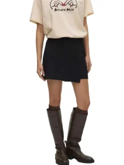 Short chino noir à coupe droite pourvu d'un effet jupe à l'avant