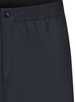 Short chino noir uni avec une coupe droite et une taille élastiquée
