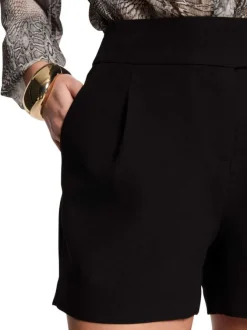 Short chino noir uni à coupe droite avec une ceinture à la taille