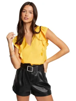 Short Chino noir uni effet cuir avec ceinture et poches arrière