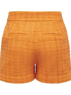 Short chino orange en tweed avec une coupe regular fit et un bouton style bijou