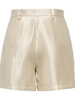 Short chino or uni pourvu d'une coupe large et d'une taille haute