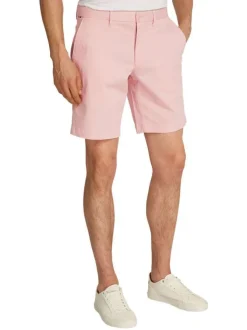 Short chino rose uni en coton avec une coupe droite et plusieurs poches