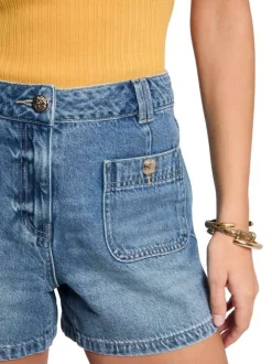 Short chino stone uni avec une coupe droite et des poches plaquées