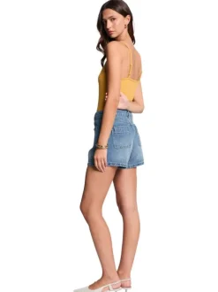 Short chino stone uni avec une coupe droite et des poches plaquées