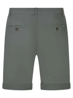 Short chino vert d'eau uni avec une coupe droite et le logo de la marque brodé