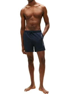 Short de bain marine à coupe ajustée pourvu du nom de la marque