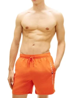 Short de bain orange à coupe ajustée pourvu du nom de la marque
