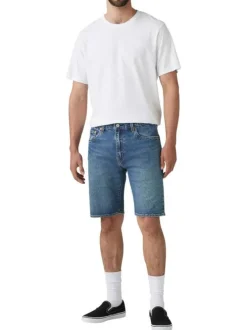 Short denim 405 en coton bleu uni avec une coupe regular fit et des passants