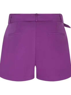 Short effet chino violet uni avec une coupe évasée et une ceinture rectangulaire