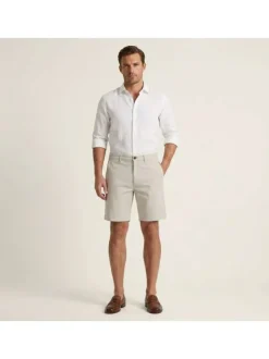 Short en coton beige à coupe droite pourvu de poches italiennes