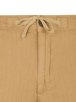 Short en coton beige à coupe droite pourvu d'un cordon de serrage