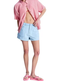 Short en coton bleu à coupe ample pourvu d'une fermeture zippée et boutonnée