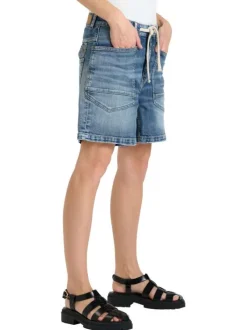 Short en coton bleu à coupe droite pourvu d'un cordon de serrage à la taille