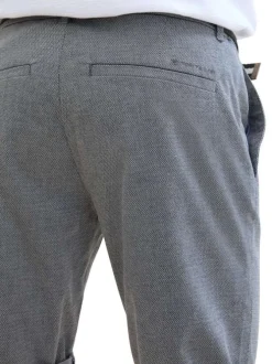 Short en coton bleu uni avec une coupe chino et des poches latérales