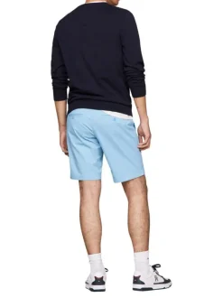 Short en coton bleu uni avec une coupe chino et logo brodé arrière