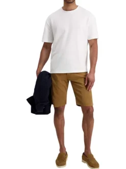 Short en coton camel uni avec une coupe ajustée et des poches italiennes
