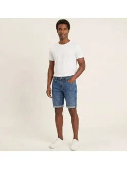 Short en coton indigo uni avec une coupe ajustée et des passants pour ceinture