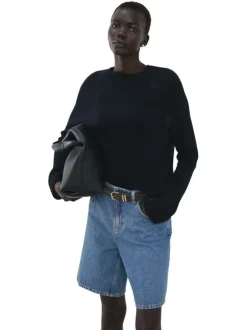 Short en coton indigo uni pourvu de passants pour la ceinture
