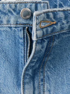 Short en coton indigo uni pourvu de passants pour la ceinture