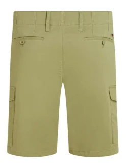 Short en coton kaki uni avec une coupe cargo et poches latérales