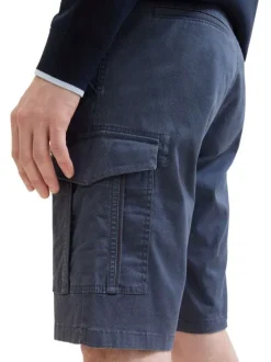 Short en coton marine uni avec une coupe cargo et des poches latérales