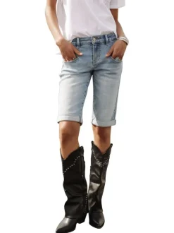 Short en coton stone uni avec une coupe droite et des passants pour ceinture