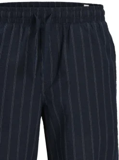 Short jogging marine rayé avec une coupe droite et une taille élastiquée