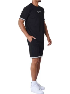 Short noir uni à coupe regular fit avec des liserés sur le bas