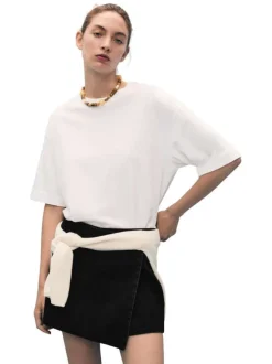 Short 5 poches en coton noir uni avec une coupe droite et une taille mi-haute