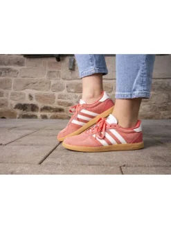 Short rose en jogging à coupe droite avec 3 poches et coeur blanc brodé