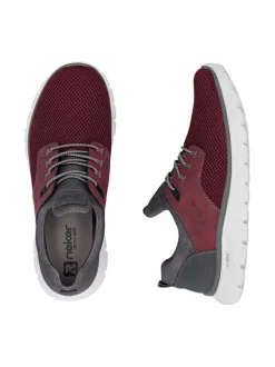 Sneakers bordeaux à talon plat avec une languette d'aisance à l'arrière