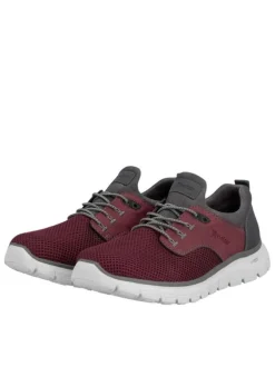 Sneakers bordeaux à talon plat avec une languette d'aisance à l'arrière