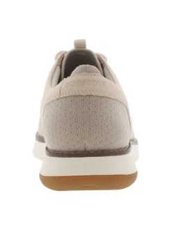 Sneakers en cuir beiges avec le bout et le talon en maille et à lacets ronds