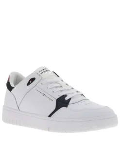 Sneakers en cuir blanches avec semelle à talon plat et empiècements contrastés