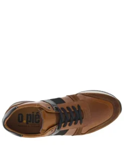 Sneakers en cuir camels avec des détails marine à semelle plate