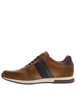 Sneakers en cuir camels avec des détails marine à semelle plate