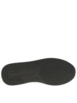 Sneakers en cuir cognac et marine à talon plat avec lacets plats et logo embossé
