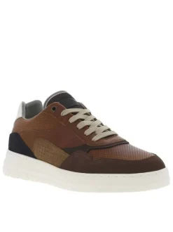 Sneakers en cuir marron à semelle semi-compensée blanche et lacets plats