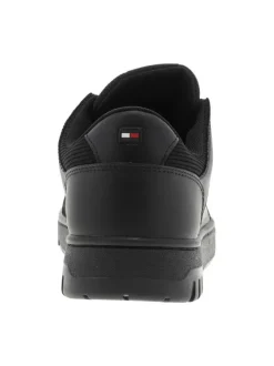 Sneakers en cuir noires à lacets avec semelle à talon plat embossé